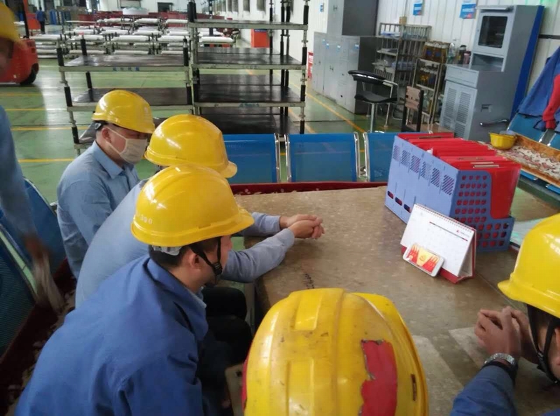 公司全體干部職工深入學習貫徹黨的十九大精神2.jpg 公司全體干部職工深入學習貫徹黨的十九大精神2.jpg