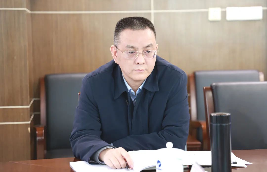 湘電集團(tuán)召開第六屆董事會(huì)第十一次會(huì)議 彭堅(jiān)中.jpg